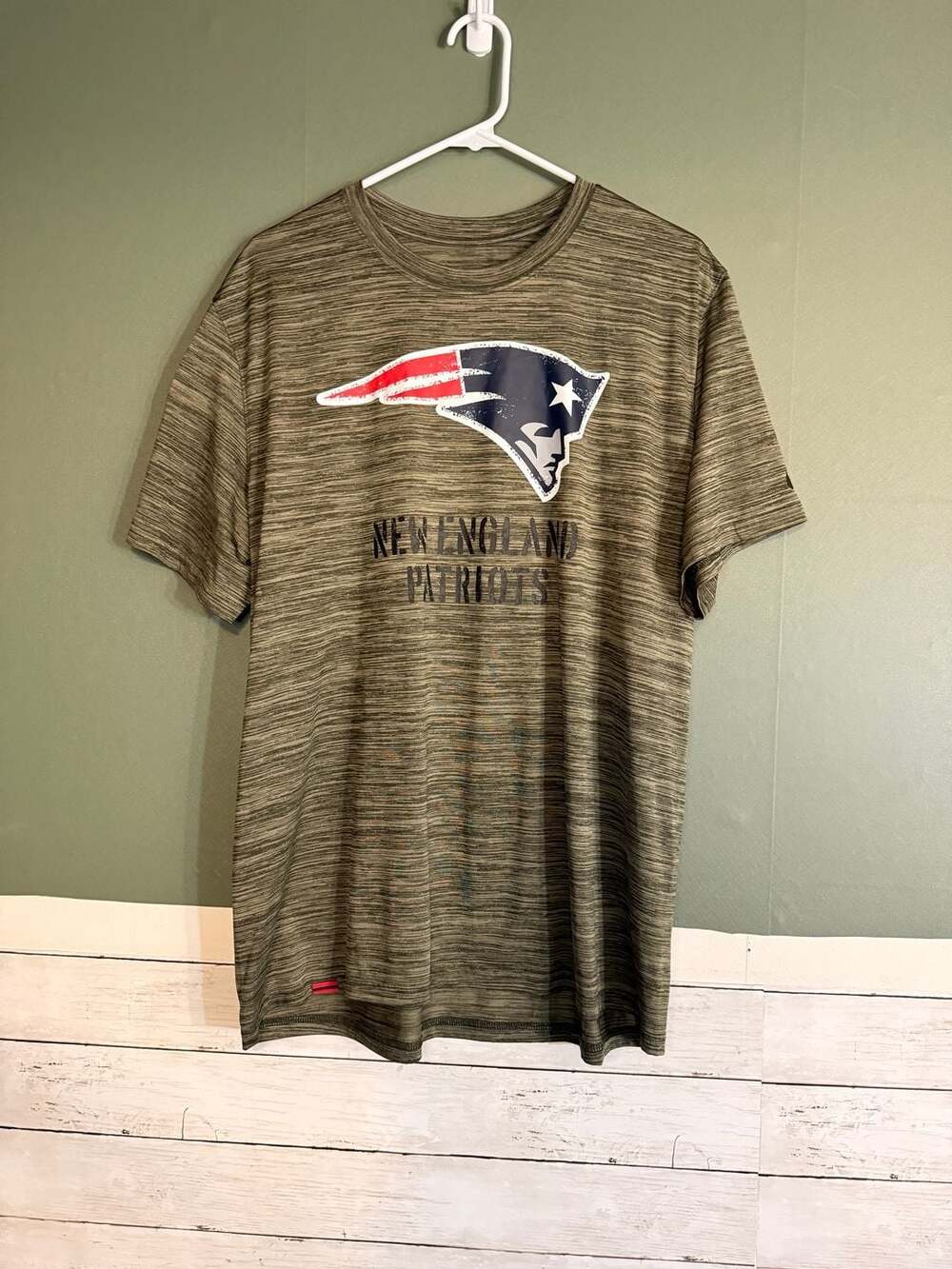 New England Patriots Salute To Service T-Shirt XL Olive Camo Dri-Fit